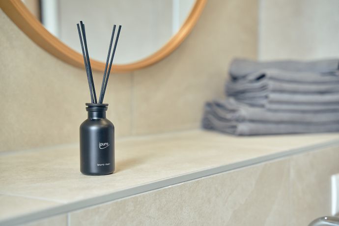 Detailaufnahme aus dem Badezimmer im Golden plants Apartment